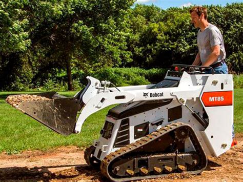 small bobcat tractor rental